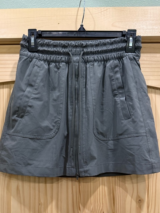 Athleta Pants - Athleta Casual Zippered Gray Mini Skort